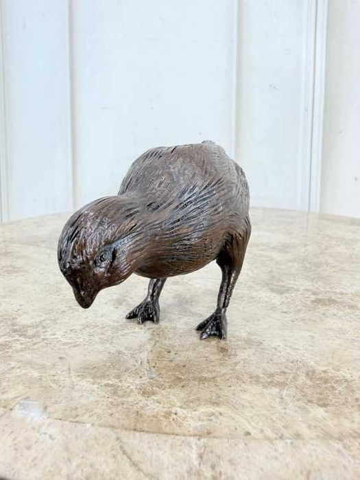 Figurka Kurczaka z Brązu – Rzeźba Dekoracyjna – Miniatura