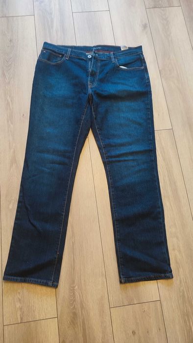 Джинси Tommy Hilfiger 36 на 32