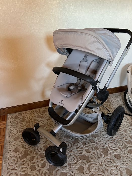 Carrinho quinny em bom estado