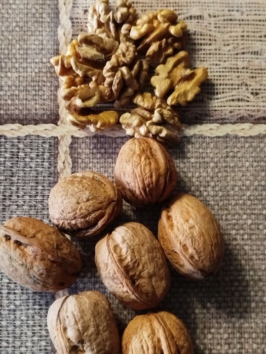 Продам битий грецький горіх, метелик 250 гр./кг