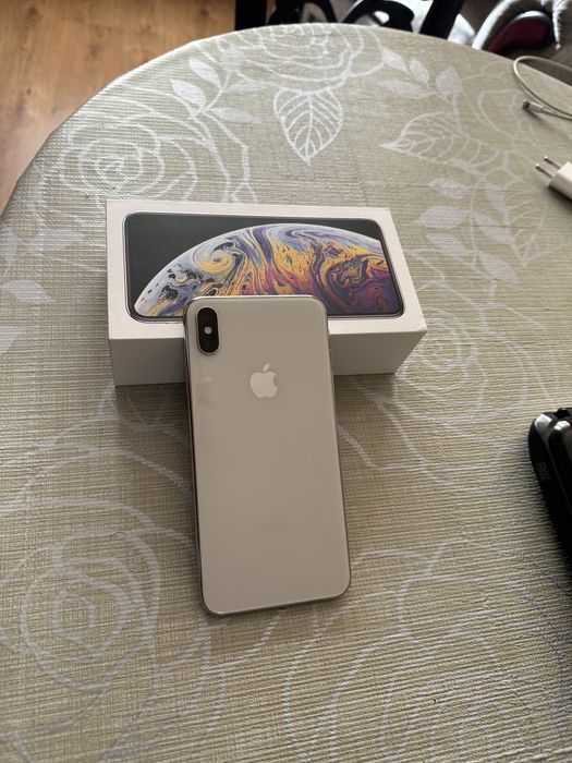 Apple iPhone XS Max 64GB Silver.