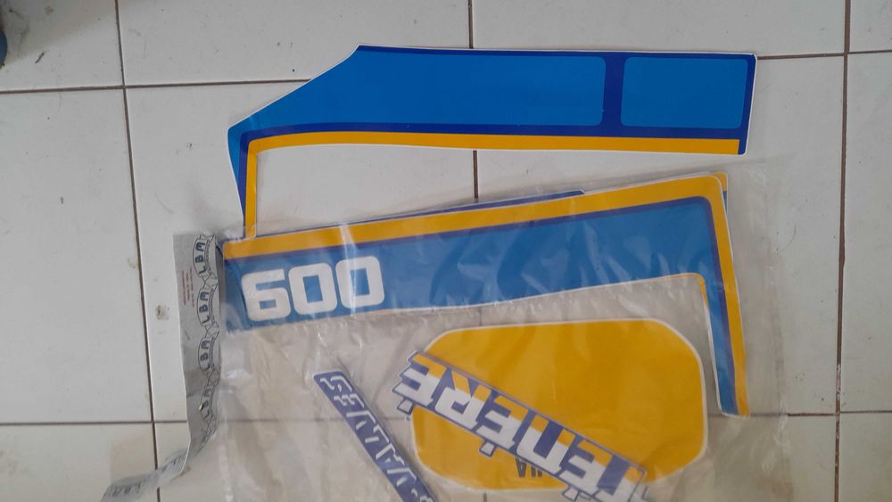 Autocolantes Yamaha Ténéré 600 (3AJ)
