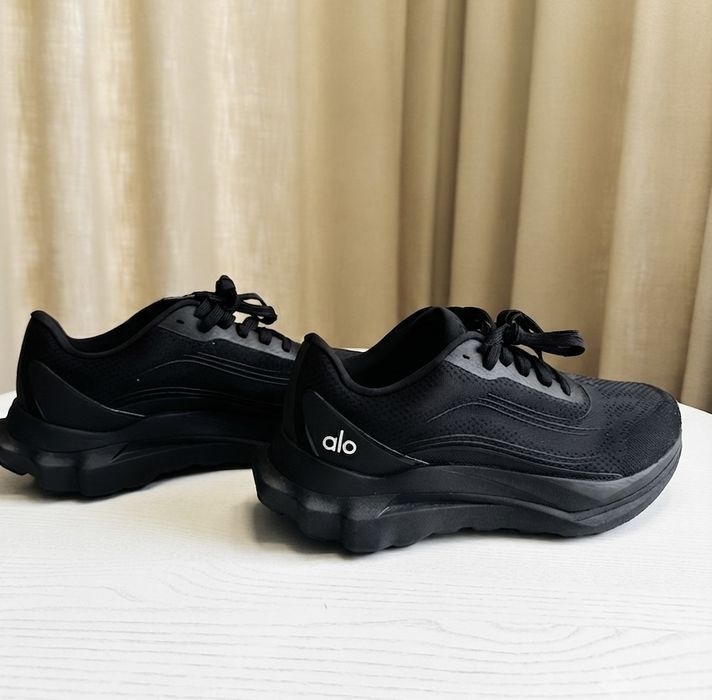 кросівки Alo Yoga оригінал