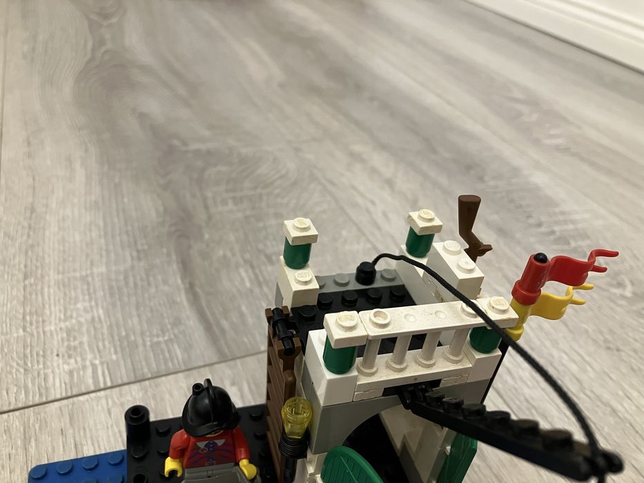 Lego system pirates 6244 - Armada Sentry