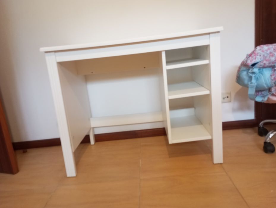 Secretária IKEA...