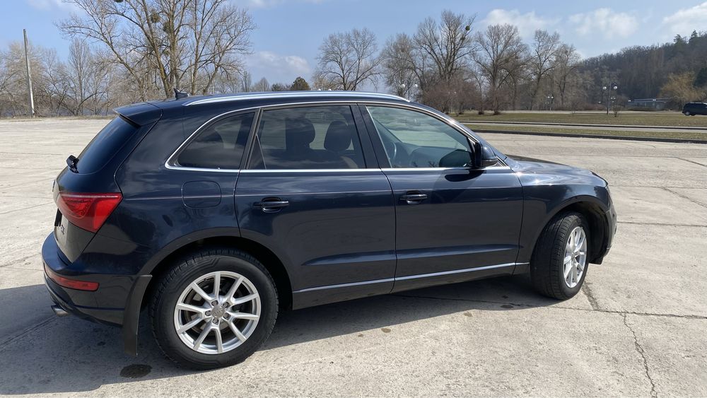 Audi q5 2012(2013 США) Ауді ку5