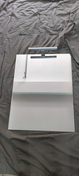 Móvel WC com lavatório, torneira e espelho