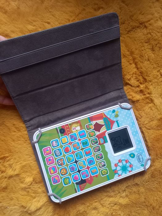 Tablet interativo criança