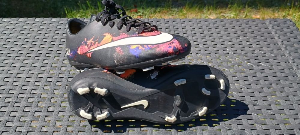 Buty piłkarskie korki Nike Mercurial 35,5