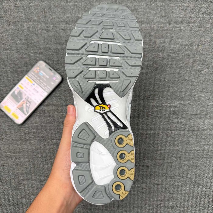 Air Max TN Plus White R.40