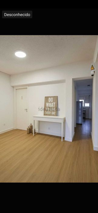 Alugo quarto mobilado com despesas incluidas em Telheiras/Lumiar