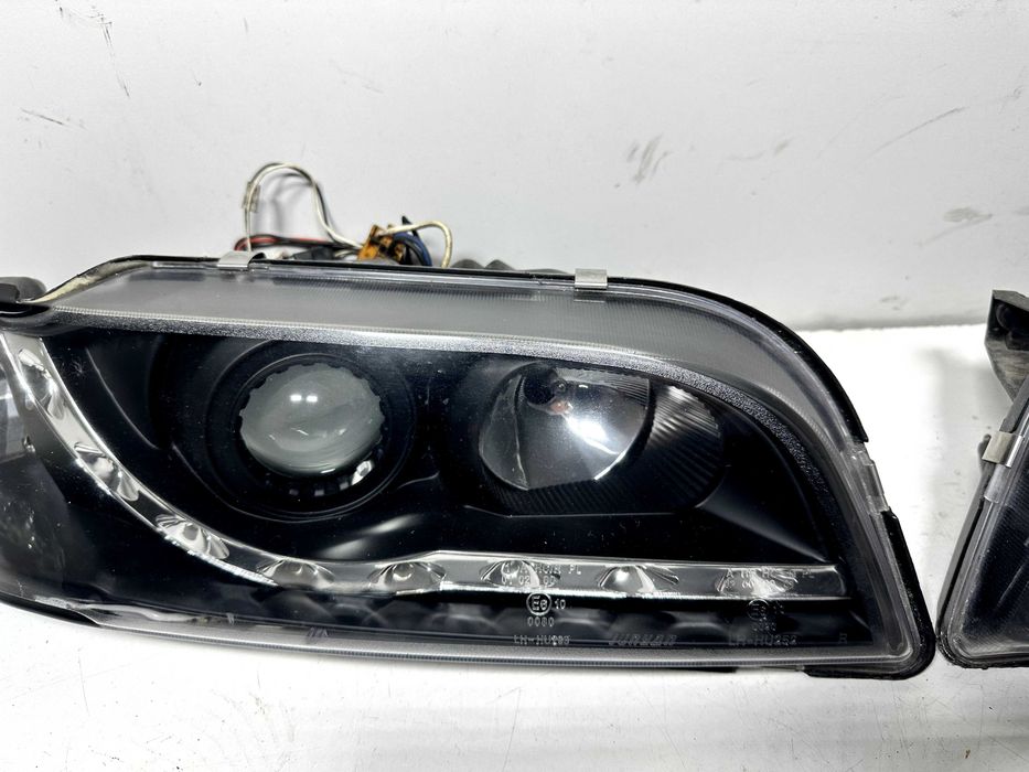 Lampy przód Volvo S40  V40 LED BLACK diodowe komplet