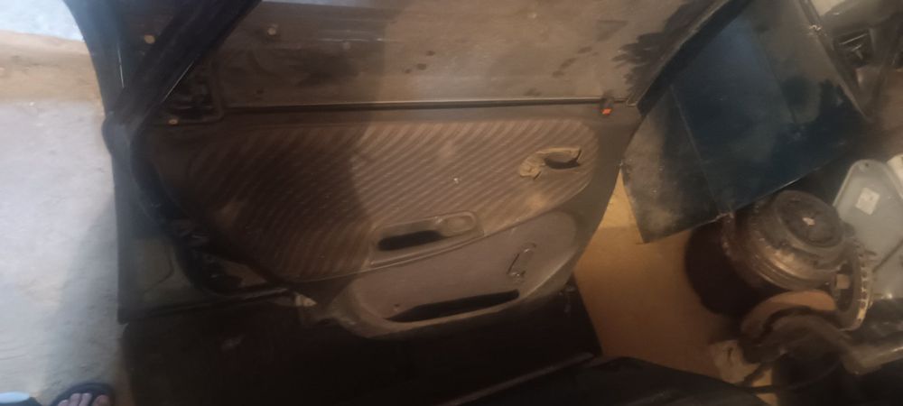 Продам двері на Опель Астра
