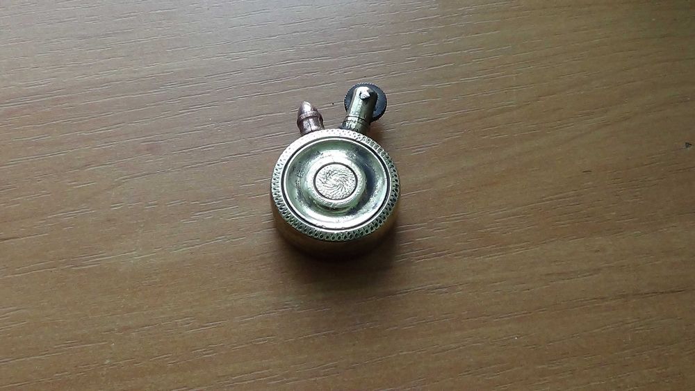 Зажигалка оригинальная.
