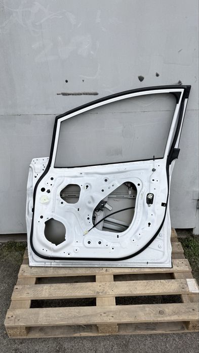 Двері на Chevrolet Bolt EV праві перед та зад