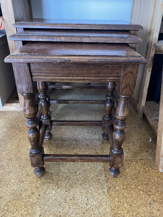 Trio mesinhas de apoio de madeira