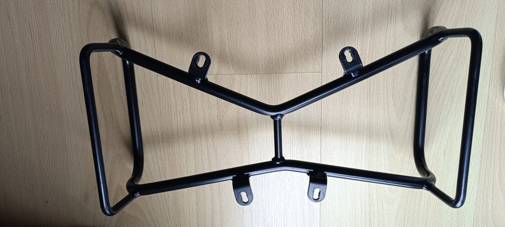 BMW r nine t (diverso material)