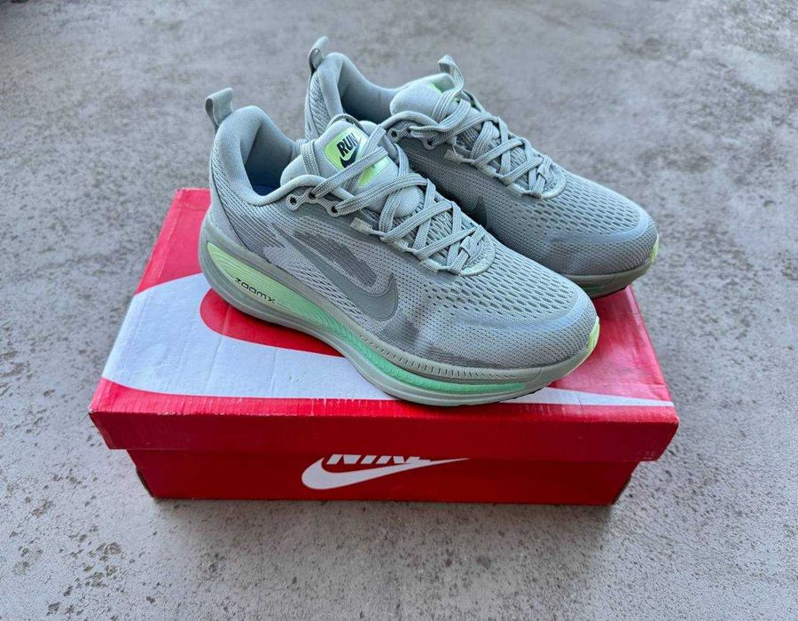 Нові кросівки  Nike vomero. 38 38 40 розміри