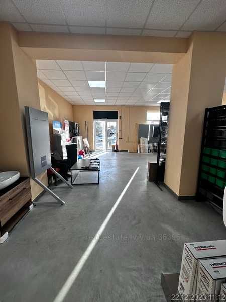 Оренда нежитлового приміщення, 100 м² | фасад | вул.Зелена.