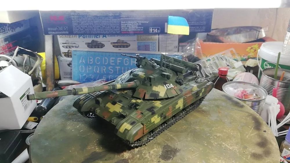 Модель танка Т-64БМ БУЛАТ 1/35 в наличии