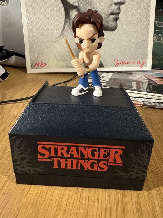 Stranger things Steve Harrington капсула телевізор дивні дива