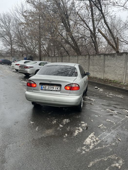Автомобиль daewoo lanos