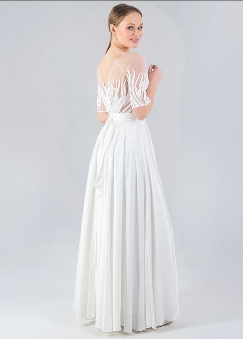 Молочна вечірня або весільна сукня кльош Seam однотонна