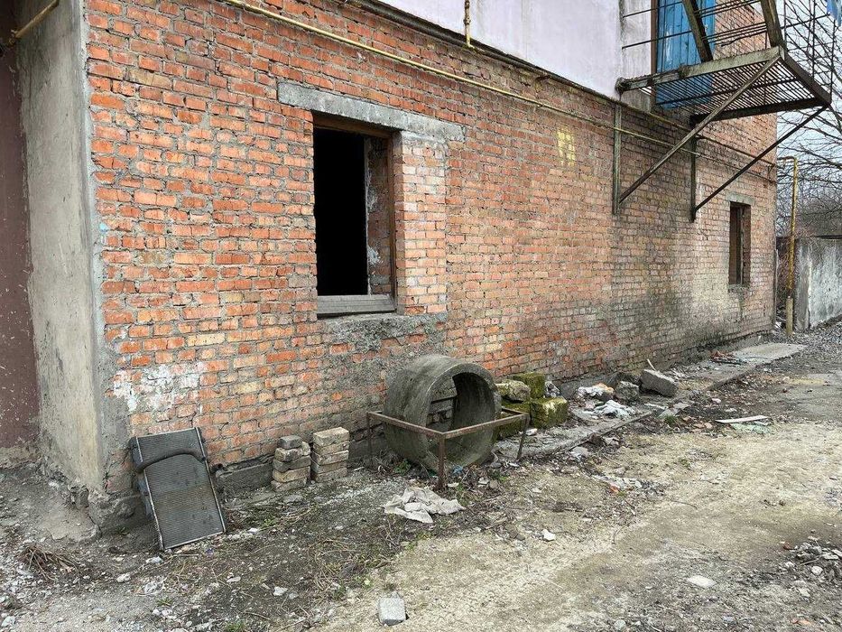 Продаж нежитлового приміщення 109,5 м2 в смт Десна (біля Вінниці)- 34 600$