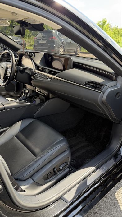 Lexus es 300h 2021