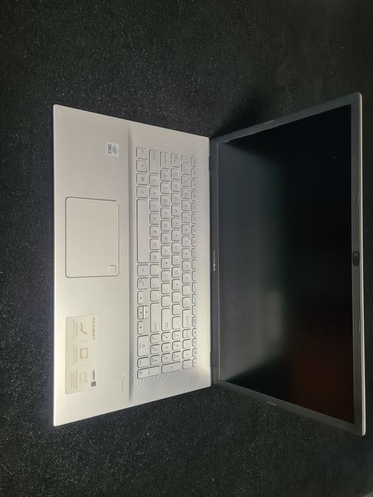 ASUS VivoBook S712JA i5 8GB ram 500 GB dysk m2