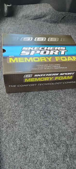 Ténis Skechers Novos