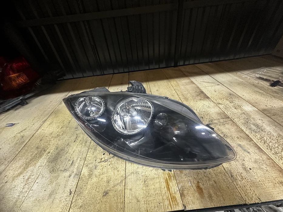 Фара оптика передня права seat altea xl сіат альтеа