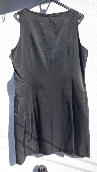 Vestido da Ana Sousa, cor preta.