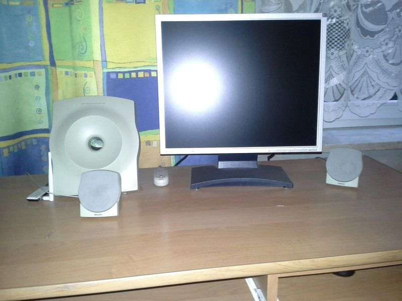 Zestaw głośników Philips.