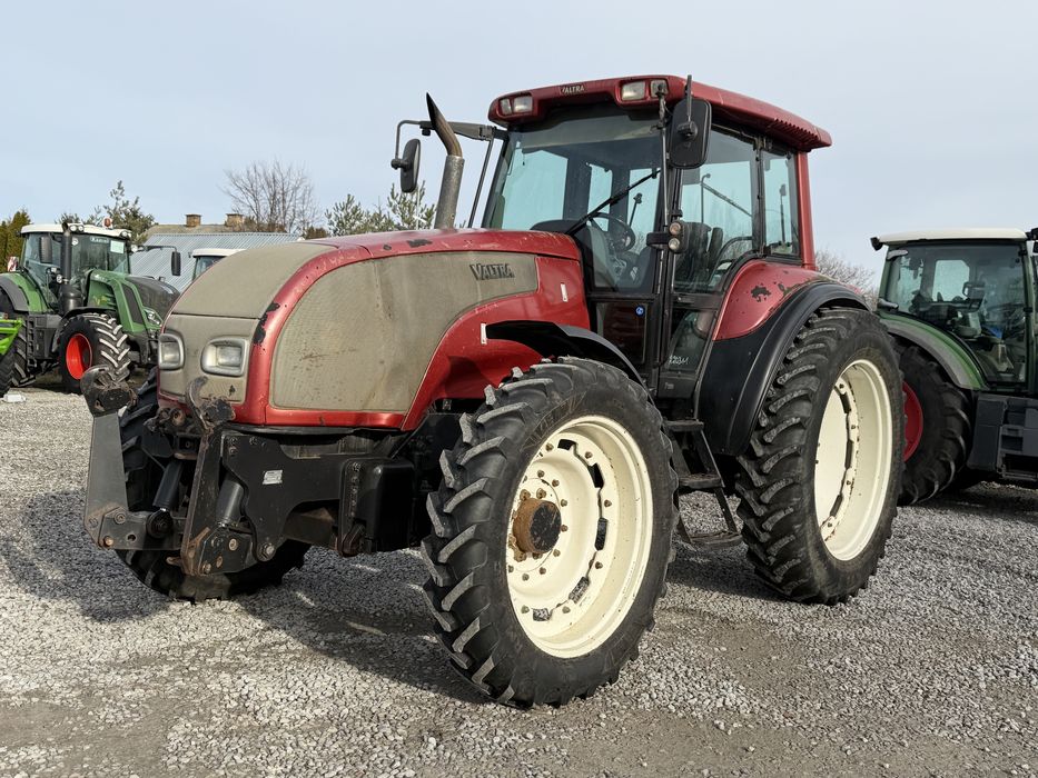 Valtra T120 do opryskiwacza, wąskie koła do międzyrzędzi