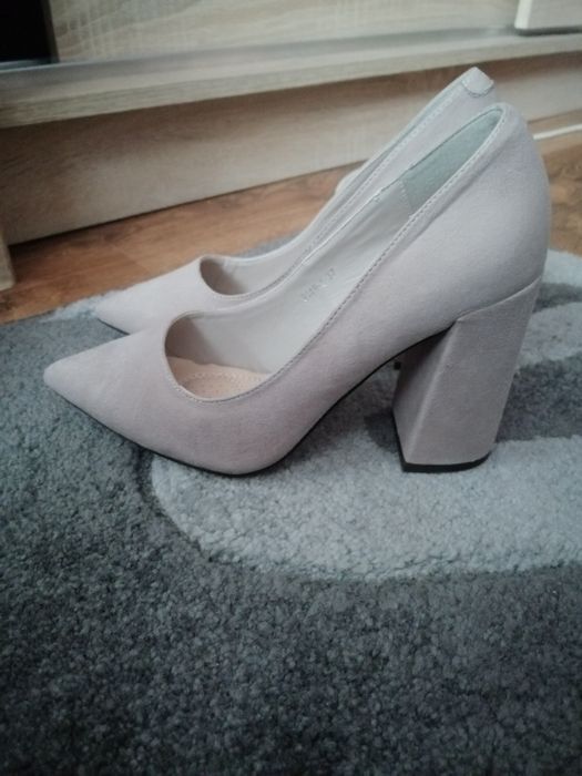 Buty na sprzedaż