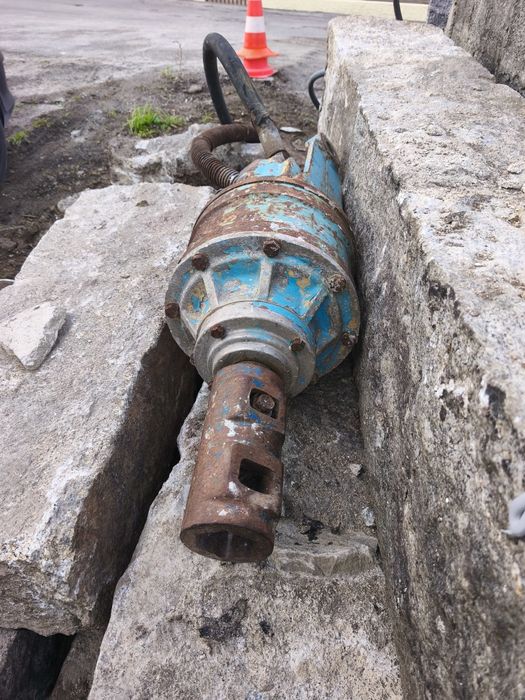 Trado   para giratória