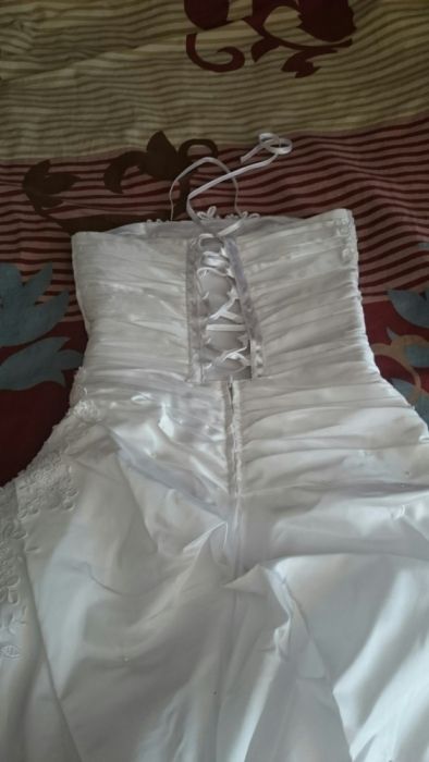Piękna suknia ślubna rozm. 36, wyprana + gratis welon