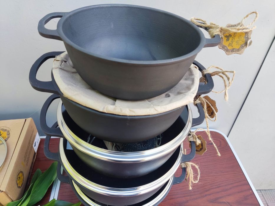 Кастрюля чугунная литая 4- 6 литров с чугунной крышкой сковородой