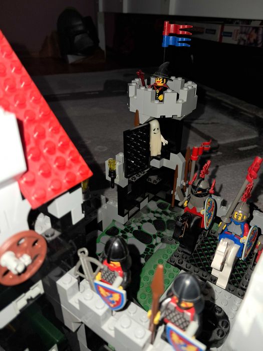 Lego 6086 black knight castle