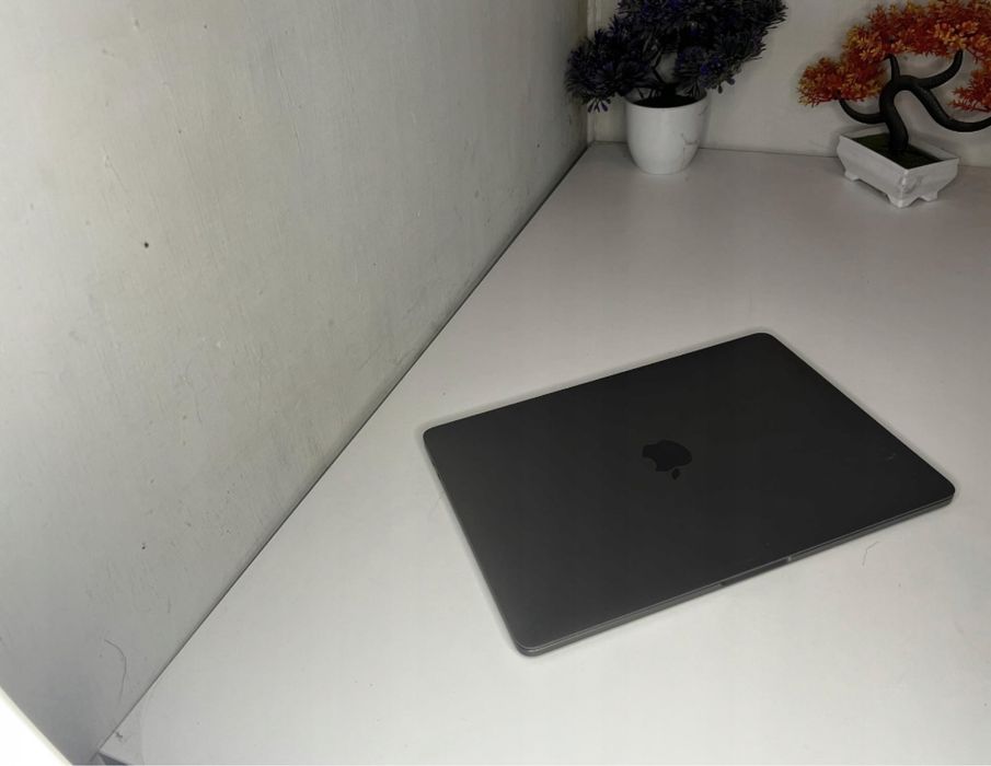 OKAZJA Sprzedam MacBook PRO A2159 [2019]