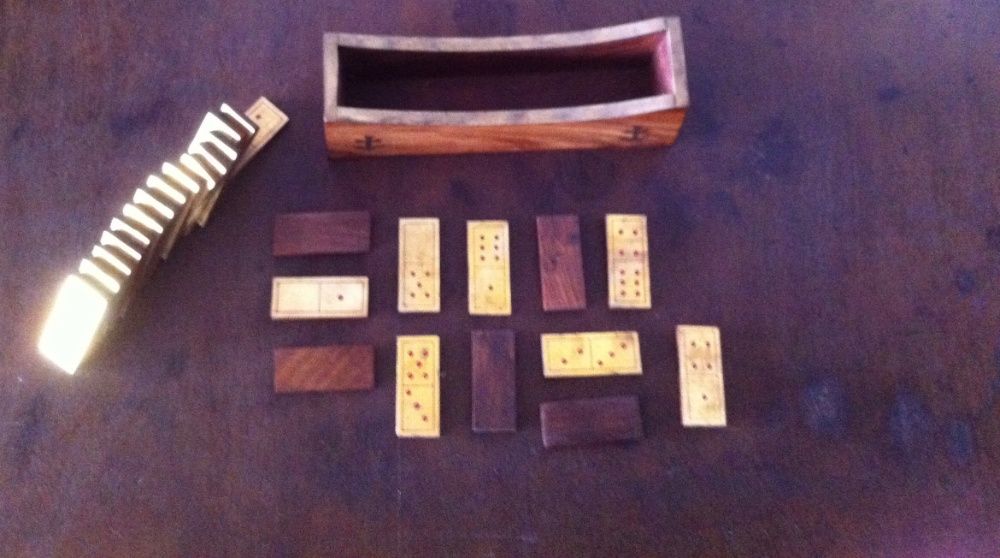 antigo domino madeira exótica