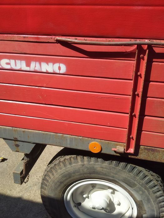 Vendo reboque semi-novo