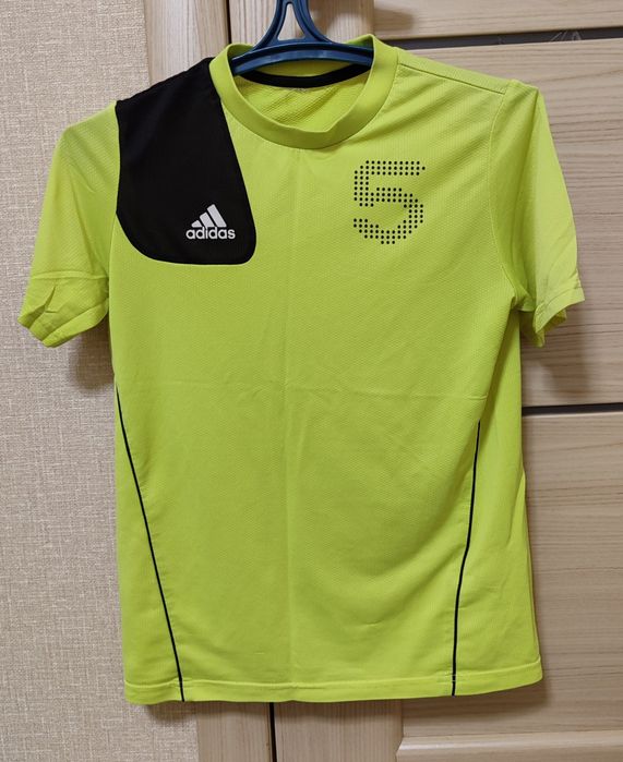 Самовивіз віддам спорт футболки , штани зріст 146