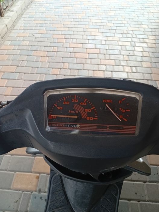 Скутер Сузукі сепія зз