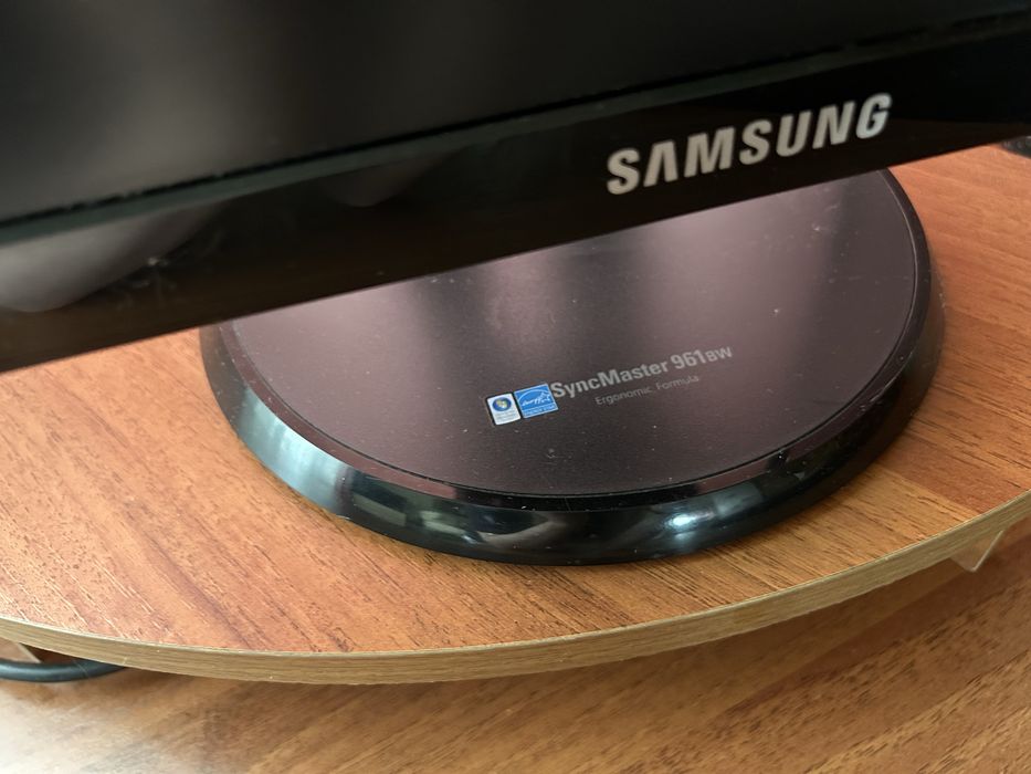 Монітор Samsung 961BW