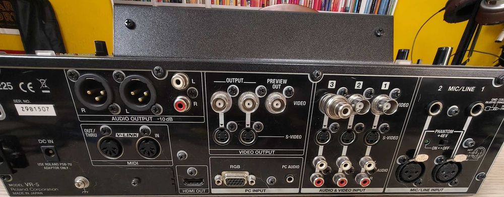 Roland VR-5 – Mesa Áudio/Vídeo Completa | Revista | Excelente Estado