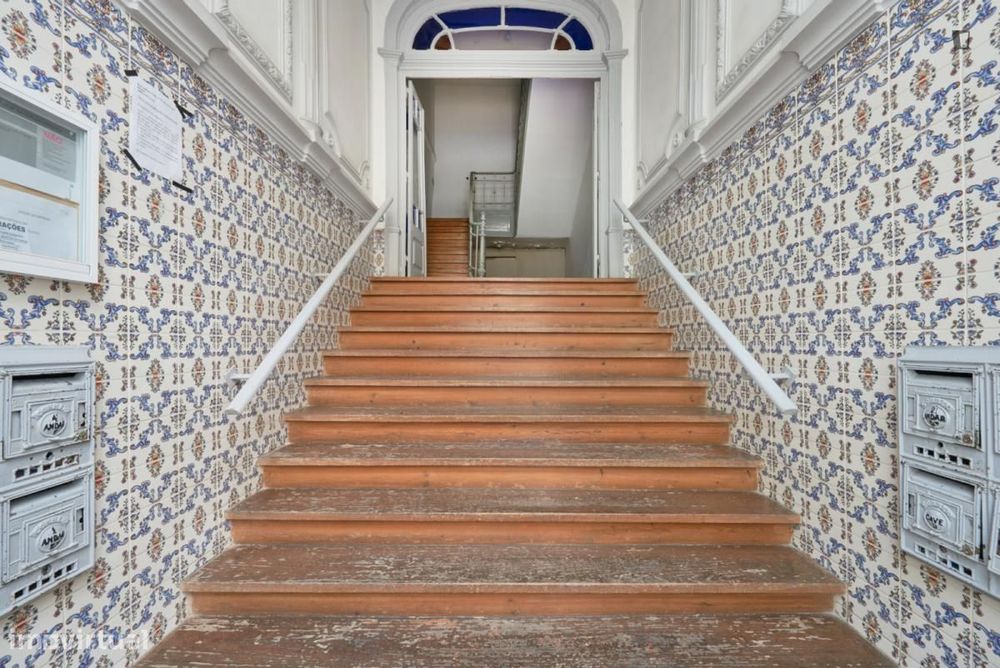 Quarto - localizado em Arroios Lisbon