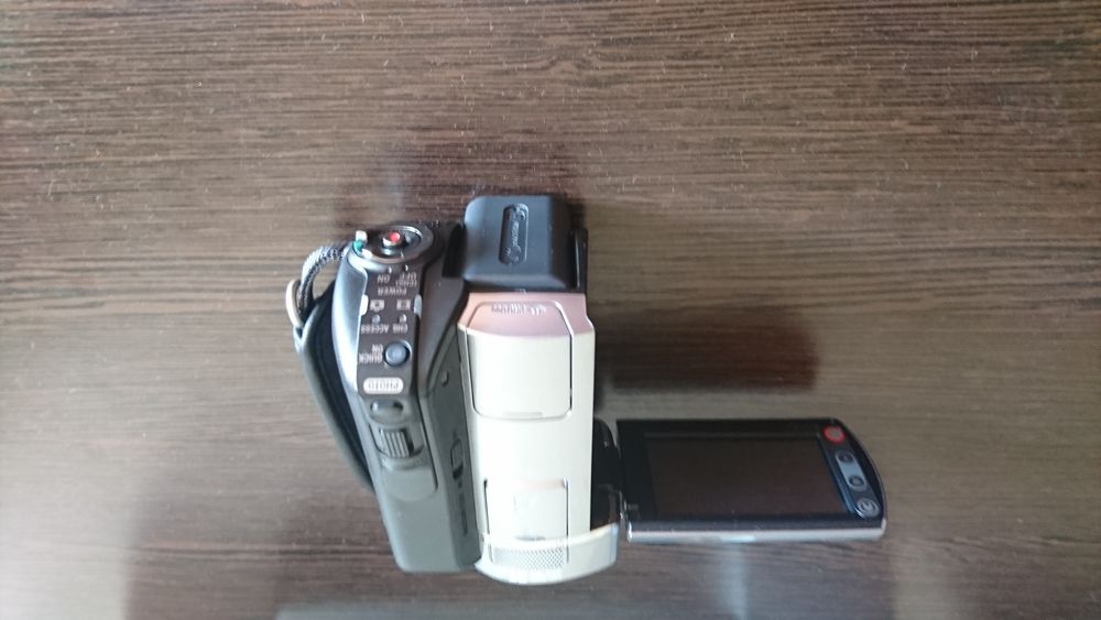 Продам видеокамеру sony DCR-SR85