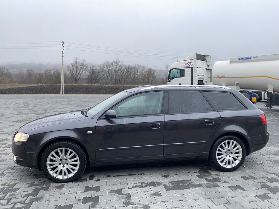 Дуже гарний стан.Колір Сірий.